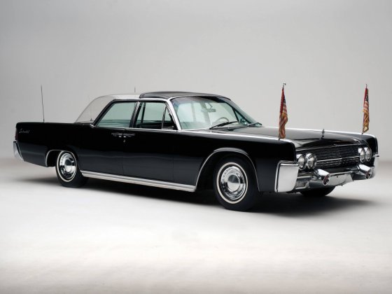 ავტომობილი, რომლითაც პრეზიდენტი კენედი გადაადგილდებოდა, 1962 წლის Lincoln Continental "Bubbletop" Li