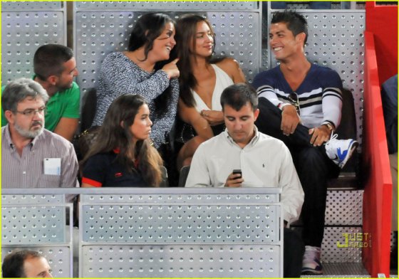 cristiano ronaldo და irina shayk კალათბურთის თამაშზე