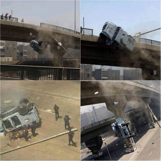 ეგვიპტელმა დემონსტრანტებმა პოლიციის ავტომანქანა ხიდიდან გადააგდეს. 15.08.2013